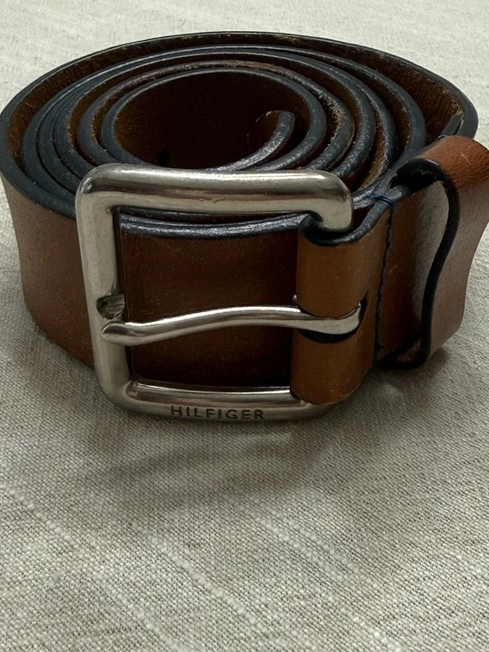 Tommy Hilfiger Tan Brown Leather Belt with Silver Buckle