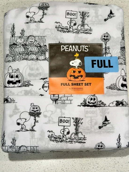 Peanuts Snoopy Charlie Brown Halloween Black White Pumpkin Patch Full Sheet