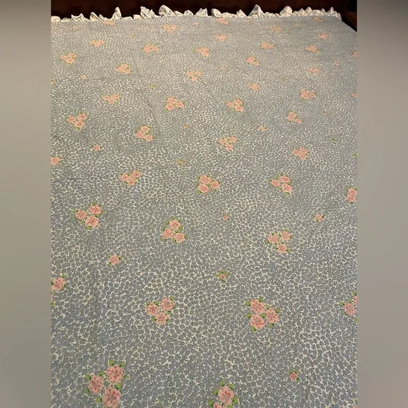 Martex Barbara Brody blue floral ruffle‎ full flat sheet 50/50 cotton Dacron 80s