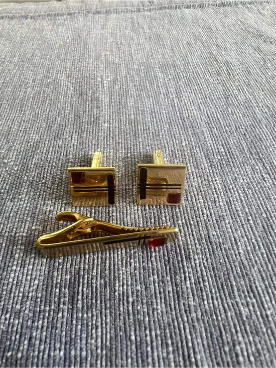 Gold Tone Men's Cufflink and Tie Bar Set with Red  & Black Accent