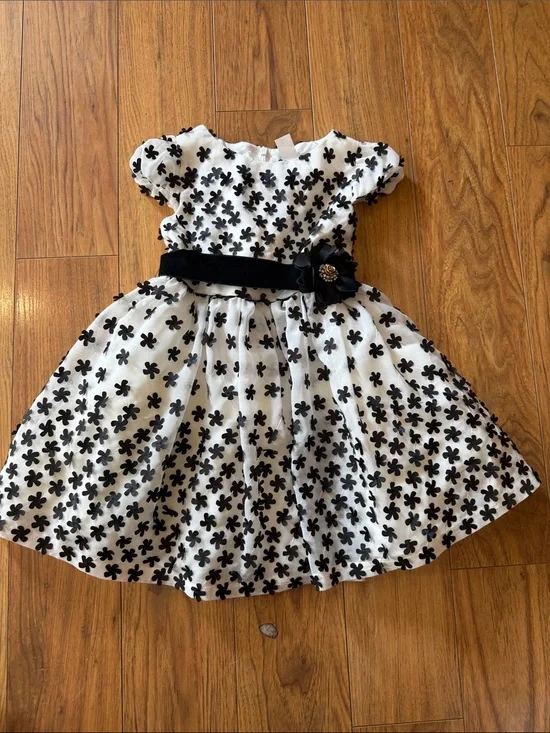 David Charles Girls Black and White Floral Appliqué Party Dress size 4