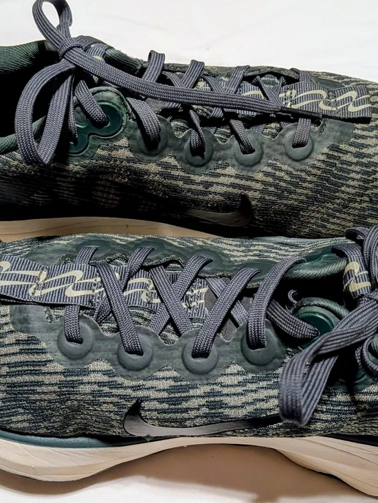 Nike Motiva Womens Walking Shoes Vintage Green/Black Size 9