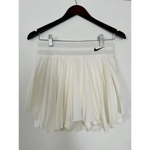 Nike Women's White Pleated Tennis Skort - Size Small