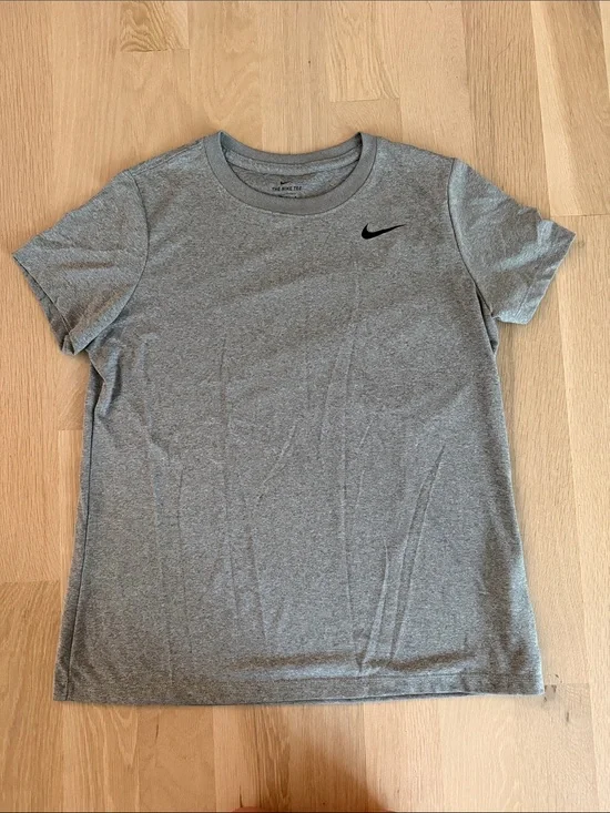 Nike Grey Heather Short Sleeve Tee with Black Swoosh Logo