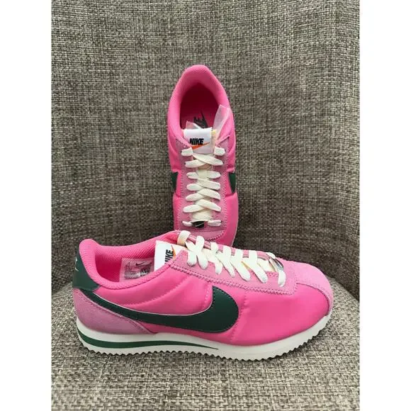 Nike Cortez EasyOn Pink Green Women’s Shoes Size 7 NIB
