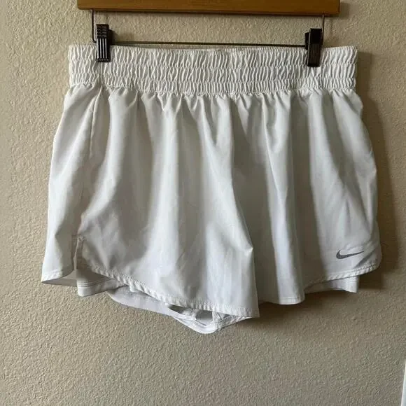 Nike womens white tennis skirt  size L