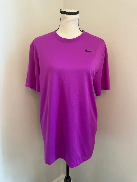Nike Women's Magenta Crew Neck Short Sleeve Tee