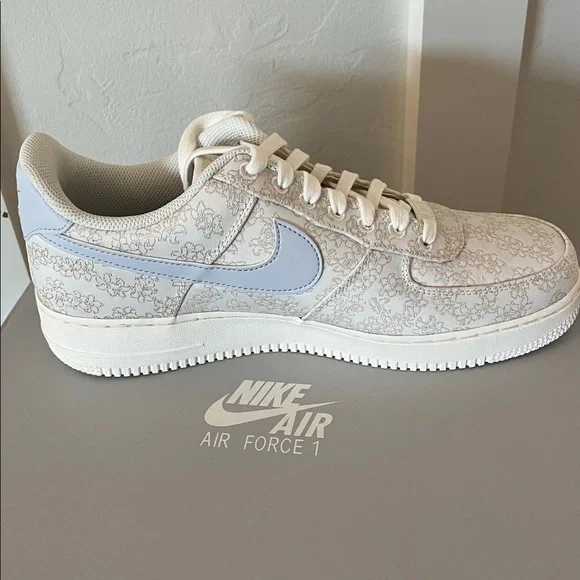Air Force 1 Nike Women’s Floral Shoes new in box