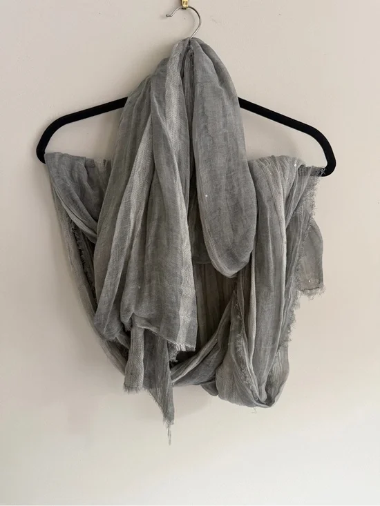 Decorative Scarf in Light Gray with Soft Sparkles