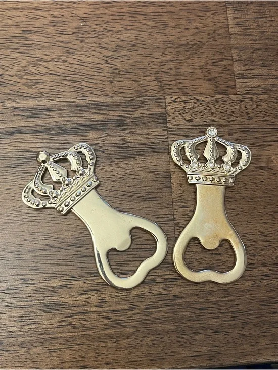 Gold Crown-Shaped  Bottle Opener Accessory