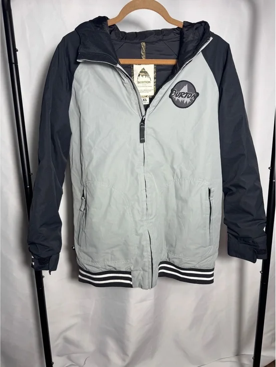 Burton XL Two-Tone Hooded Jacket with Striped Ribbed Hem and Cuffs Youth XL