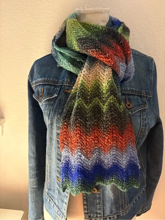 Handmade Zigzag Knit Scarf - Unisex Accessory