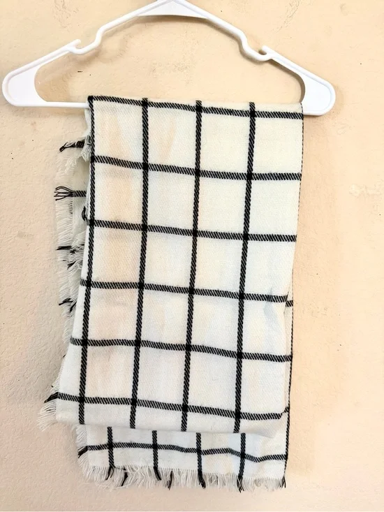 Classic Black & White Windowpane scarf