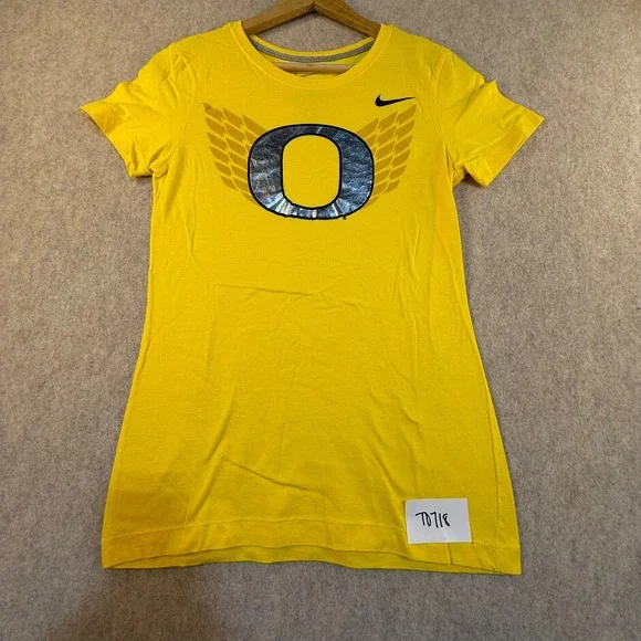 Nike Oregon Ducks Womens Slim Fit T-Shirt‎ Yellow Metallic Silver O Logo Small