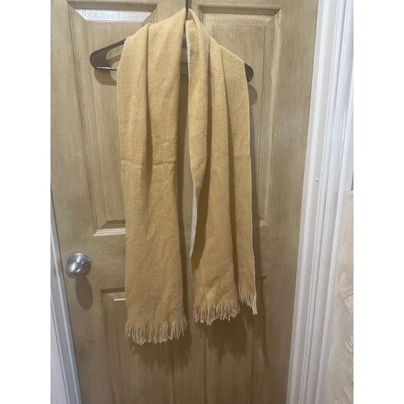 NWT Isaac Mizrahi Soft yellow & cream double sided brushed scarf