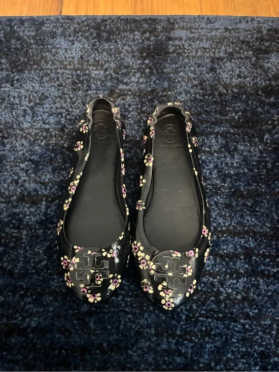 Tory Burch Black Patent Floral Logo Ballet Flats