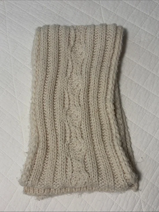 Cream Cable Knit Scarf