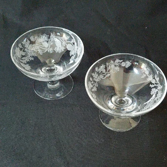 Elegant Clear Glass Dessert Bowls with Floral Etching