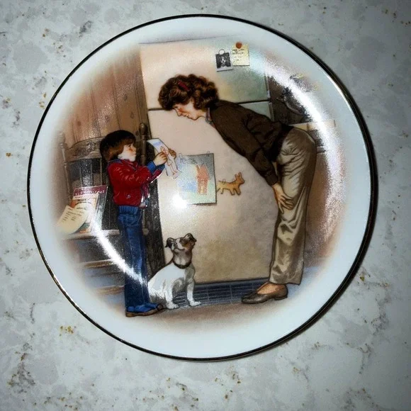 Avon Special Memories Plate Creation of Love Mother's Day 1986 Gold Porcelain