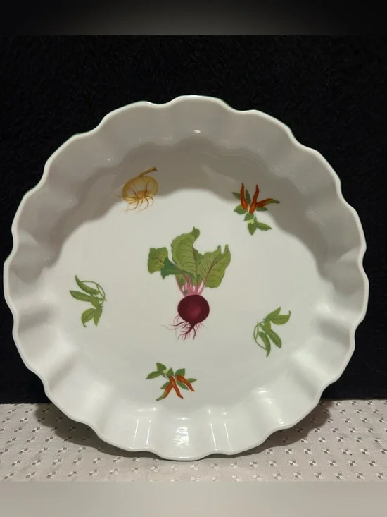 Vegetable Garden by Andrea Round Quiche or Pie Dish Pan Fluted Bakeware