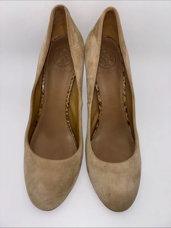 Tory Burch Suede Round-Toe Pumps in Beige