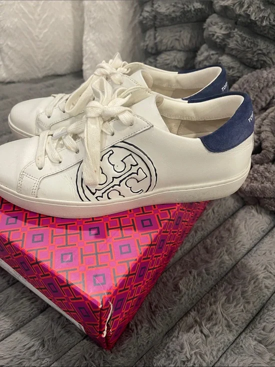 Tory Burch White Leather Low-Top Sneakers with Navy Heel Tab