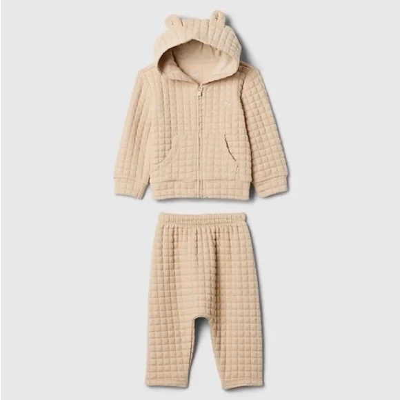 Gap Beige Quilted Hoodie and Pants Set! 3-6m like new