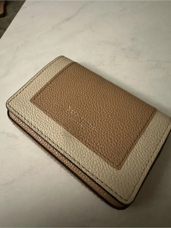 Kate Spade Leather Wallet in Beige and Tan