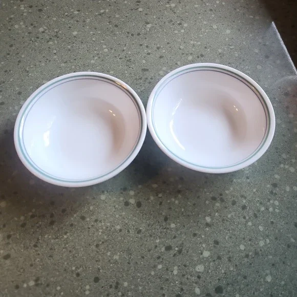Corelle Country Cottage Set of 2 Berry/Fruit Bowls 5.25