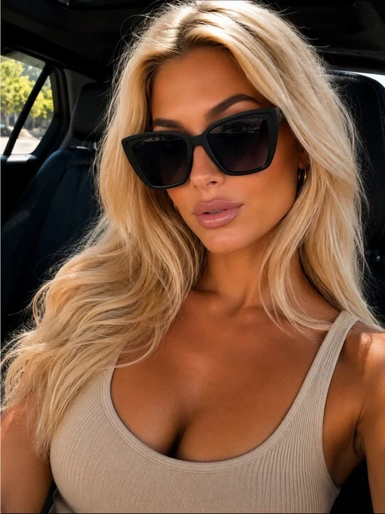Diff Eyewear Black Matte Cat-Eye Sunglasses with Dark Gradient Lenses