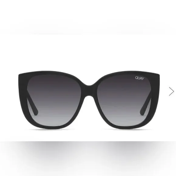Quay Ever After Frame Matte Black / Lens Smoke Fade 125 NWT  $90