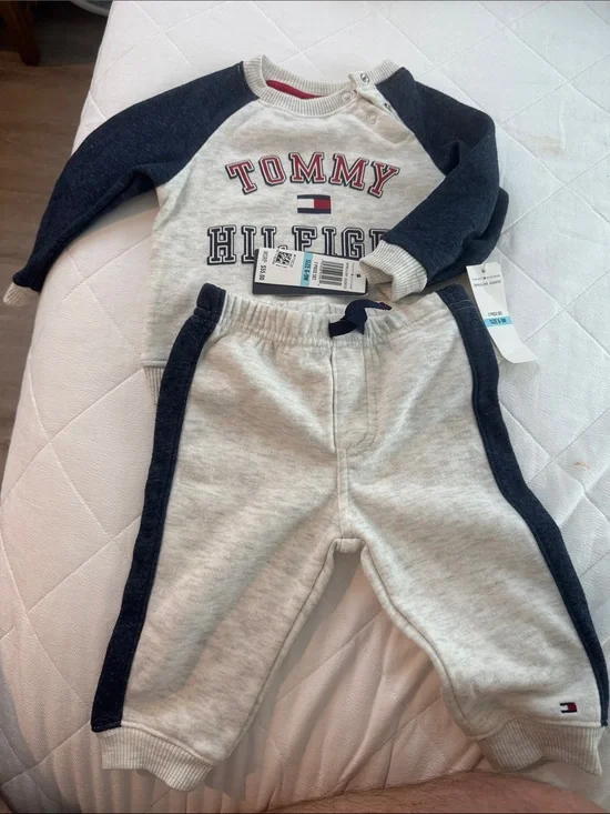 Tommy Hilfiger Heather Gray & Navy Sweatshirt and Jogger Set