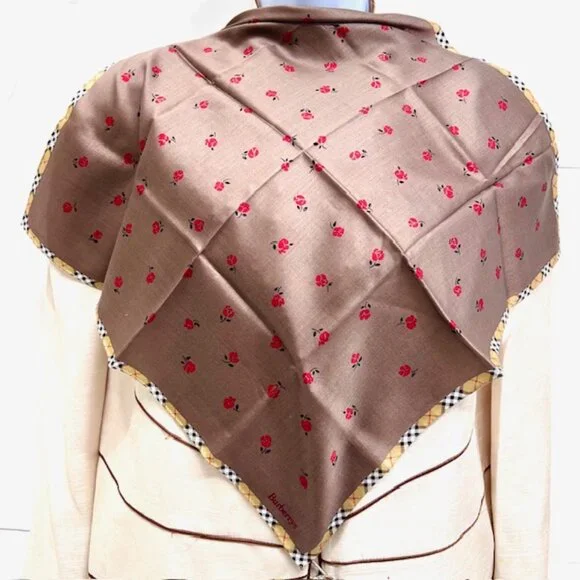 New Burberry London Miniscarf/Handker cotton 19
