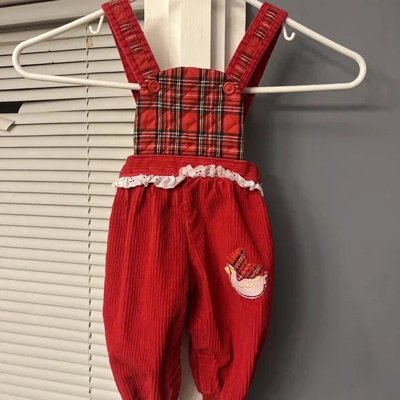 VNTG CARTERS CHILDRENS CHRISTMAS CORDUROY OVERALLS 6-9 Months EUC