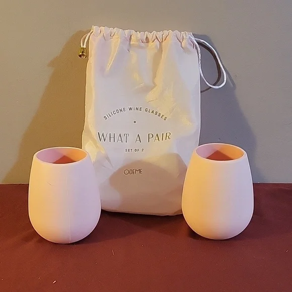 Odeme Set of Two Silicone Wine Glasses