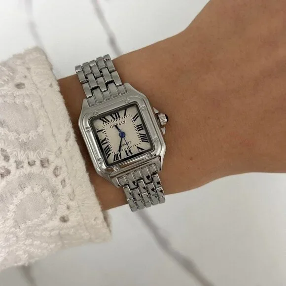 Sku:0384 vintage style silver‎ watch + in a gift box They fit any hand size