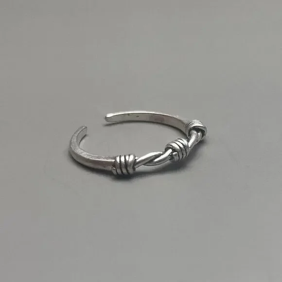 Y2K Vintage Silver Barbed Wire Ring – Adjustable Size, Unisex, Brand New