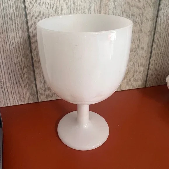 Vintage Milk Glass Goblet White Star Embossed‎ Pedestal Chalice Water Wine Glass
