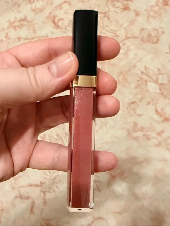 Chanel Rouge Coco Hydra Gloss in the shade 447 Bourgeoisie