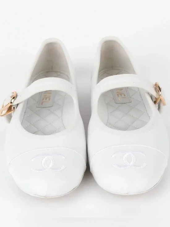 CHANEL White Mary Jane Ballet Flats 37 EU