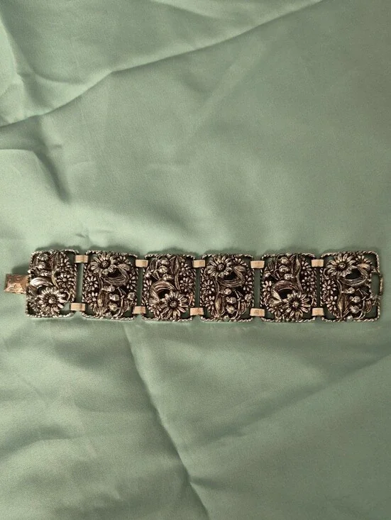 Sarah Coventry Silver-Tone Floral Panel Bracelet