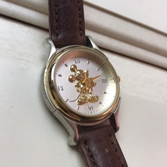 Disney Gold Silhouette Mickey‎ Watch