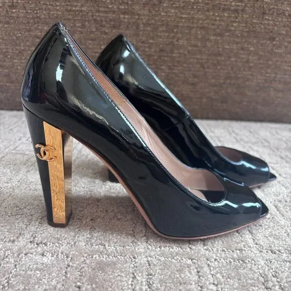 CHANEL Black Patent Leather Peep Toe Pumps Gold CC Sculptural Heels EU 40 US 10