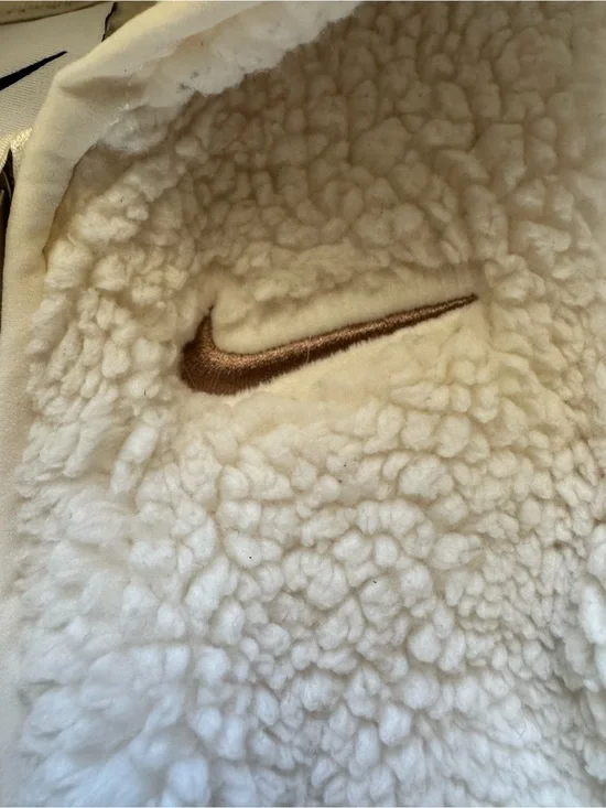Nike Cream Sherpa Baby Hooded Fluffy Zip Up One Piece Embroidered Check Logo 3M