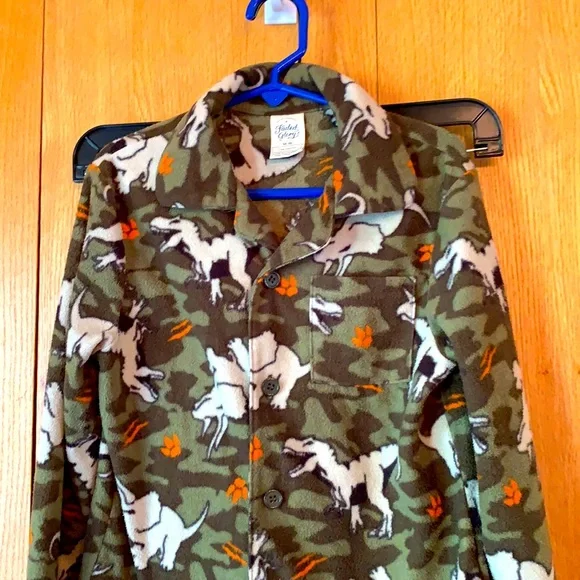 Boy’s size M 8 fleece 2 piece dinosaur print pajama set pjs pajamas shirt pants