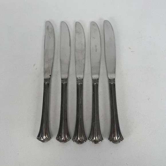 5 Wallace Resplendence Grand Ballroom ButterKnife 18/10 Stainless Steel Flaws