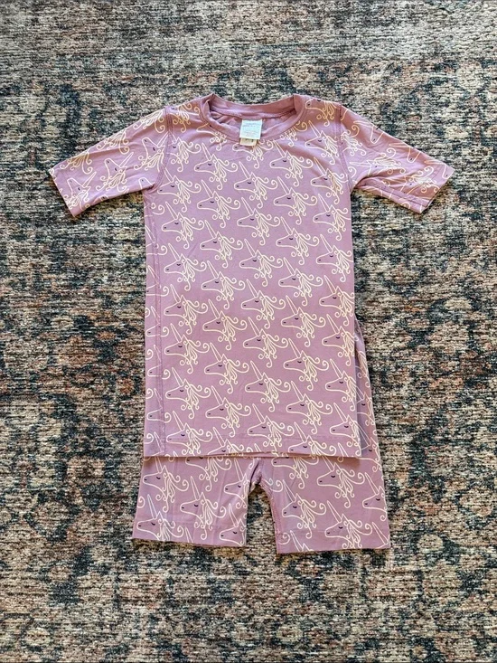 Kids Short Sleeve Pajama Set in Lilac with Unicorns