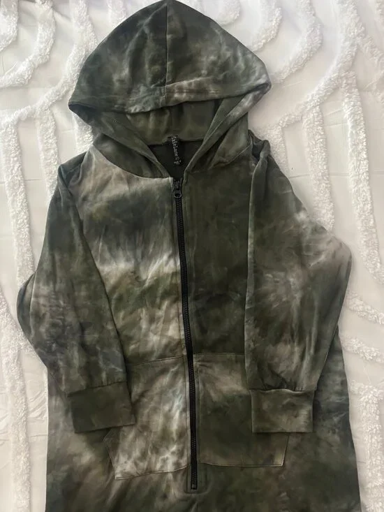 PixieLane Boys Camo Onesie Size 2/3
