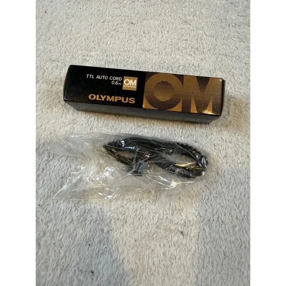 Olympus OM System‎ TTL Auto Cord 0.6m Coiled Flash Sync Cable for Shoe 2 Only
