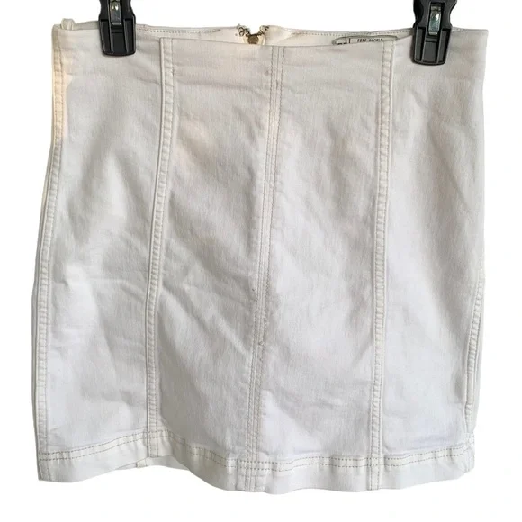 FREE PEOPLE Women's Modern Femme White Denim Mini Skirt ~ Size 10